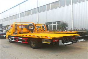 香洲区附近拖车救援搭电