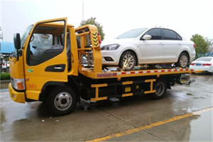 香洲区附近拖车救援24小时服务热线